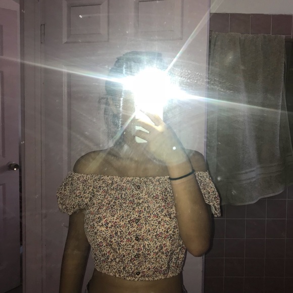 NWOT pink floral off the shoulder top *final price - Picture 3 of 4